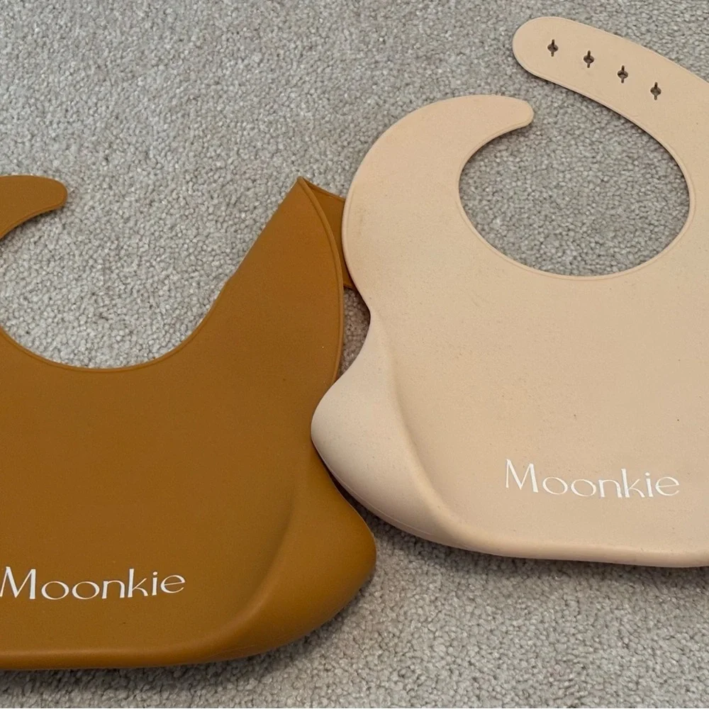 Moonkie Neutral Silicone Baby Bib Food Catcher Brown Light Beige Adjustable